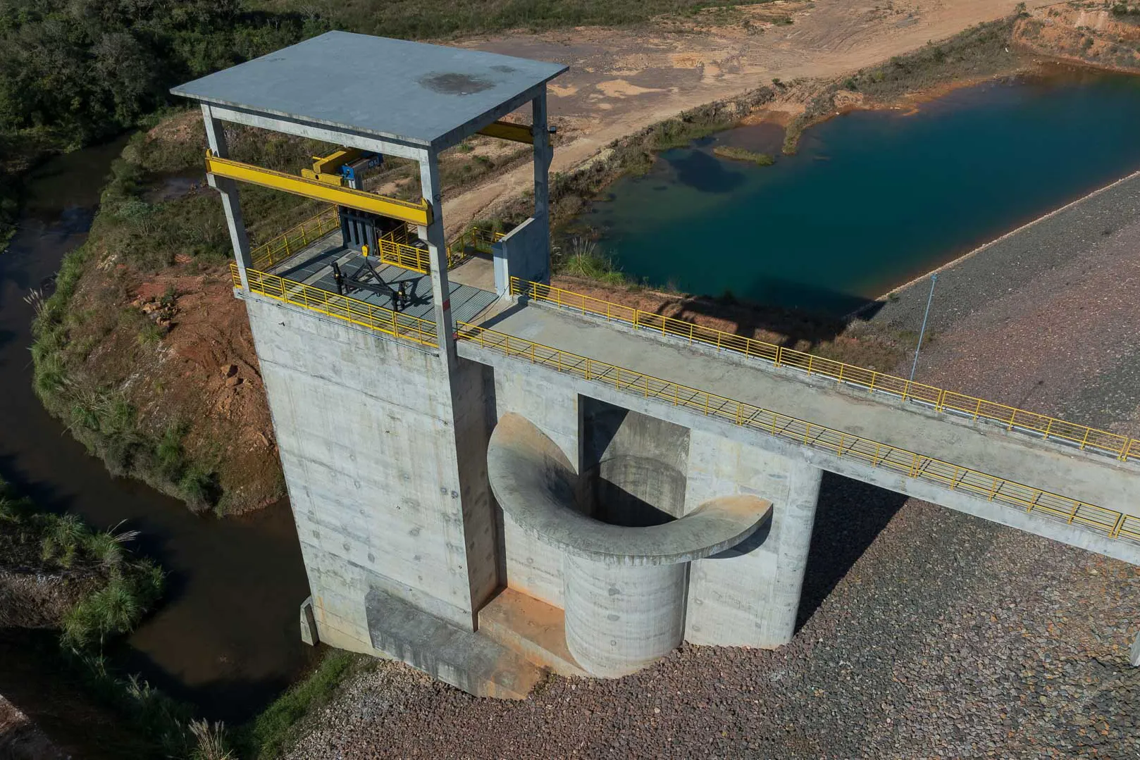 Após calor recorde, Sanepar conclui manobras para garantir abastecimento