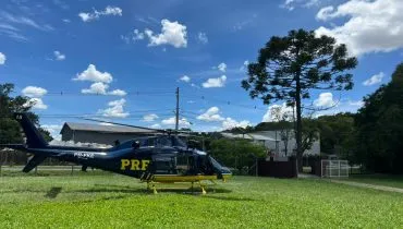 Telhado de galpão desaba na CIC e deixa trabalhador em estado grave