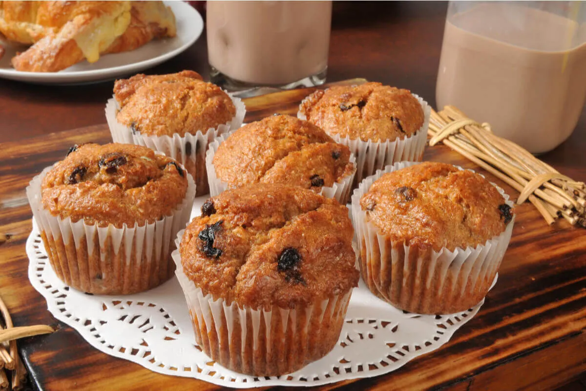 Muffin com uva-passa (Imagem: MSPhotographic | Shutterstock)