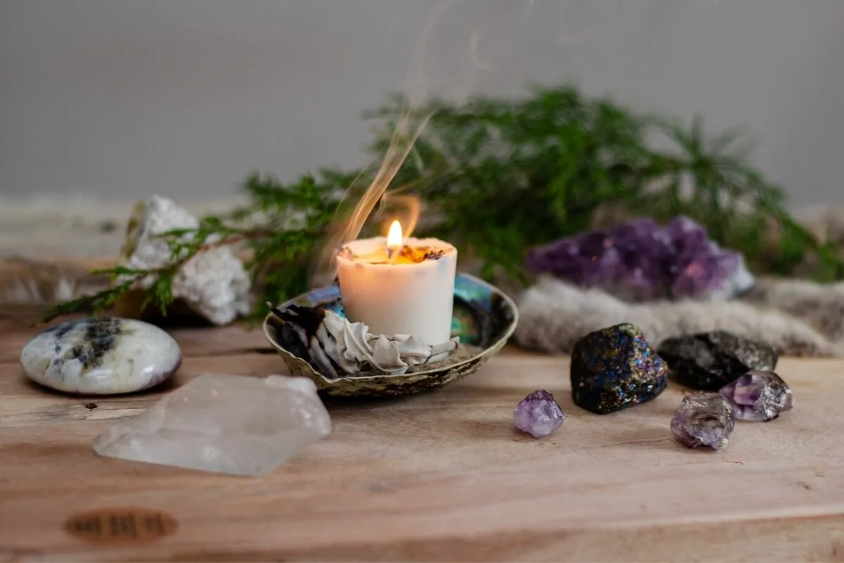 Simpatias de Ano-Novo afastam energias negativas e atraem proteção e paz (Imagem: CoralAntler | Shutterstock)