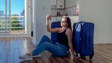 Desacordos entre locadores e inquilinos no aluguel de imóvel por temporada podem resultar em compensação por danos morais (Imagem: Willians Labrador | Shutterstock)