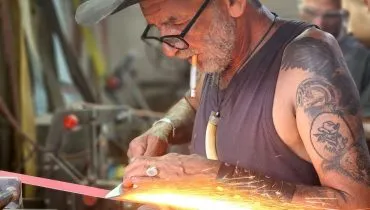 Com facas que valem milhares de reais, encontro vai reunir 100 cuteleiros em Curitiba