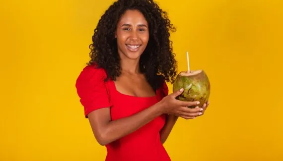 Ressaca: veja alimentos e bebidas para recuperar o bem-estar