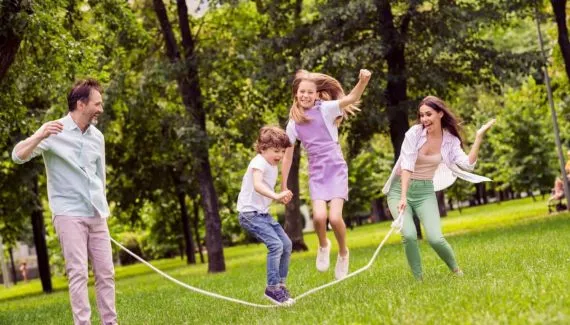 Férias sem excesso de telas: como equilibrar diversão e bem-estar infantil