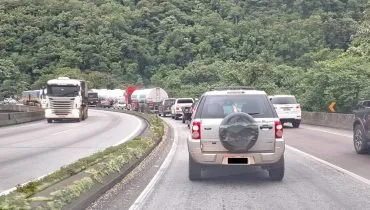 transito intenso na br 277