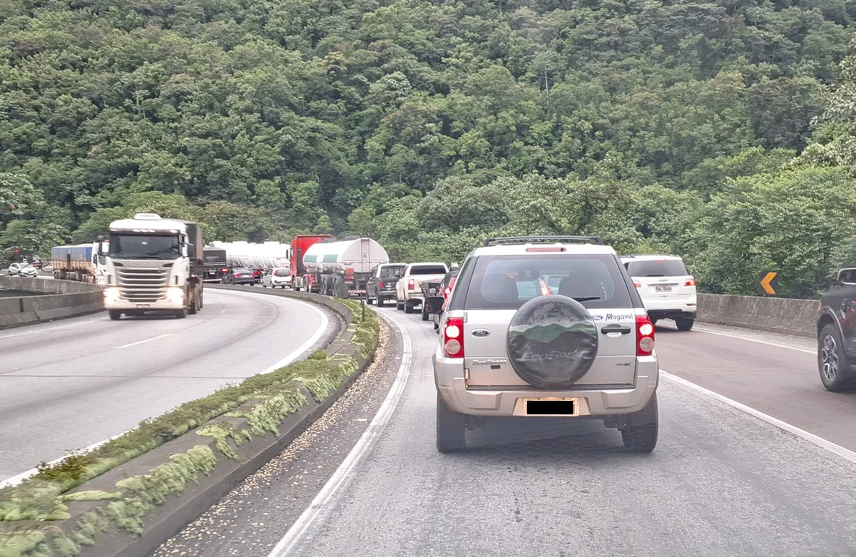 transito intenso na br 277