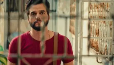 Imagem mostra Wagner Moura em atuação no filme O Agente Secreto.