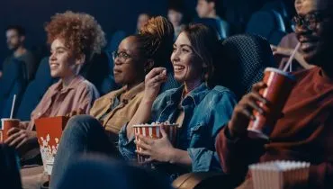 Janeiro movimenta as salas de cinema com opções para a família toda (Imagem: Drazen Zigic | Shutterstock)
