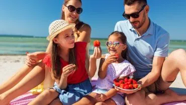 O período de descanso pede atenção redobrada aos hábitos alimentares (Imagem: Ground Picture | Shutterstock)