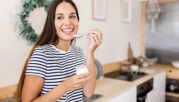 Alimentação equilibrada pode ajudar a restaurar o funcionamento intestinal de forma natural (Imagem: Xavier Lorenzo | Shutterstock)