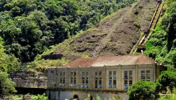 A 67km de Curitiba, primeira grande hidrelétrica do Paraná foi construída no meio da Mata Atlântica