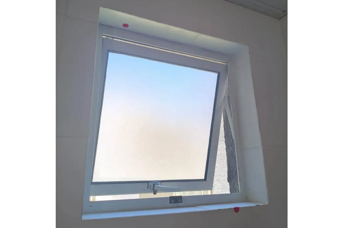 Imagem mostra os detalhes de uma obra ainda não finalizada da Cohapar.