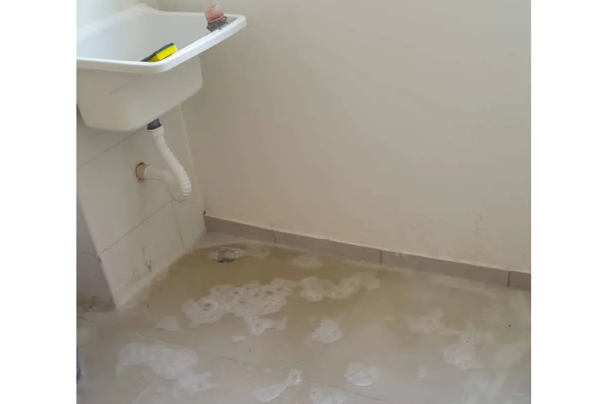 Imagem mostra os detalhes de uma obra ainda não finalizada da Cohapar.