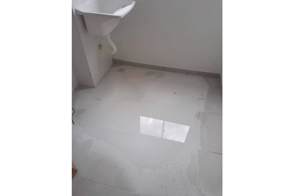 Imagem mostra os detalhes de uma obra ainda não finalizada da Cohapar.