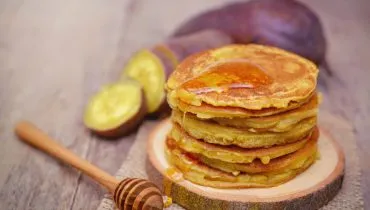 Panqueca de batata-doce para o pós-treino (Imagem: Mamsizz | Shutterstock)