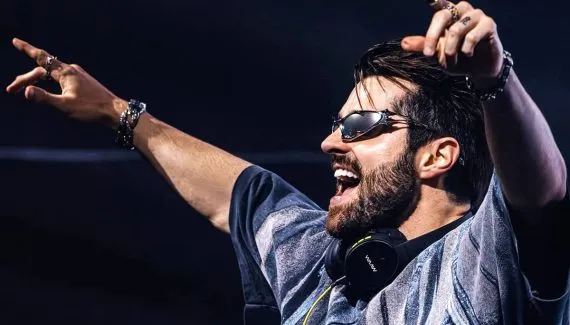 Show de Alok abre Verão Maior Paraná com espetáculo de 300 drones