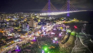 Ponte de Guaratuba é projetada no céu do Paraná em show de drones
