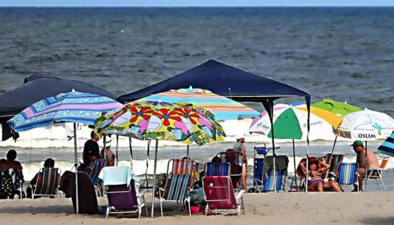 Polêmica nas praias: Matinhos aperta cerco contra 