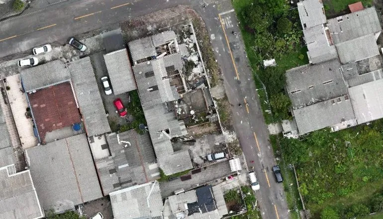Tornado de São José dos Pinhais percorreu mais de 1km; hiper zoom mostra como ficou o bairro atingido