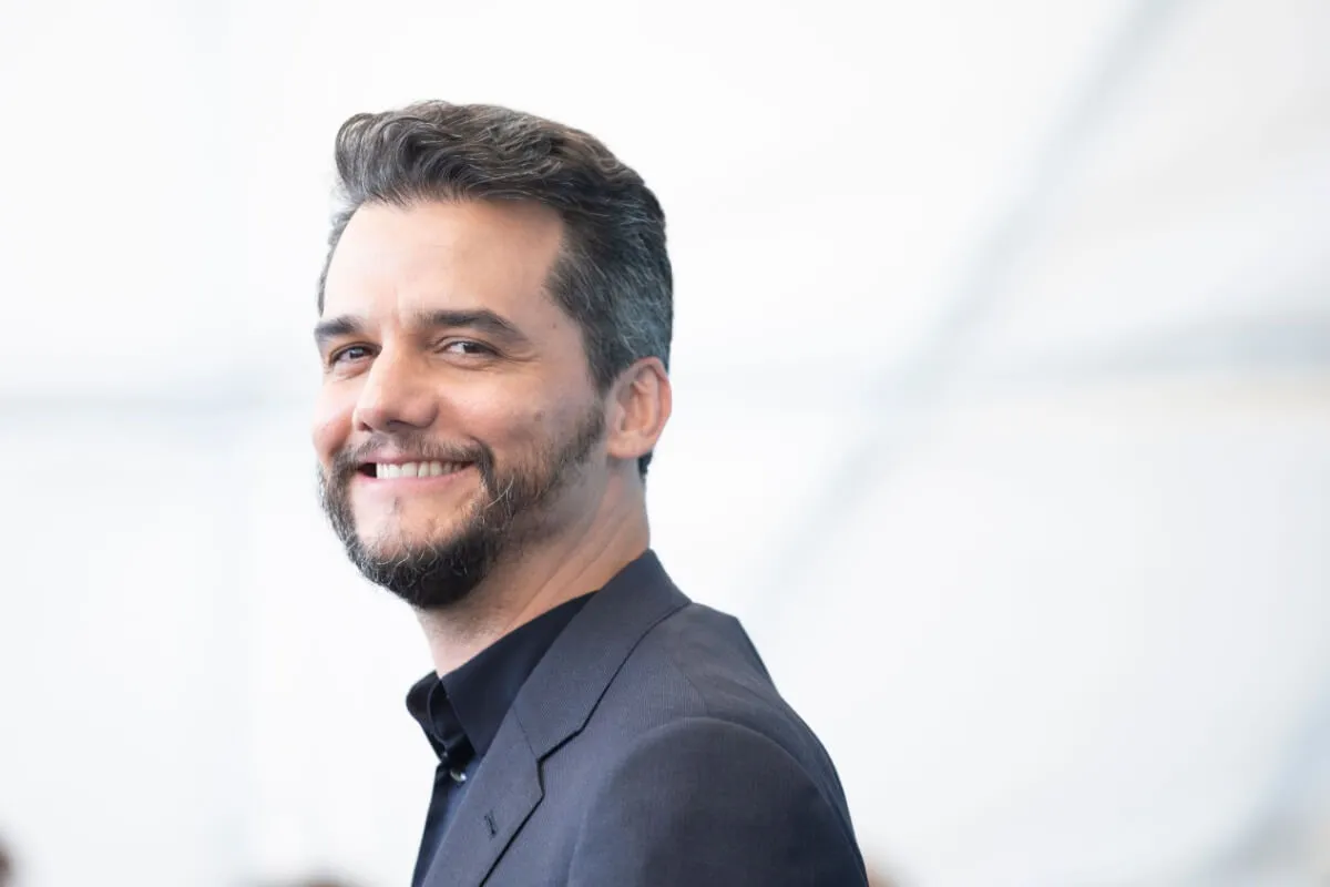 Wagner Moura fez história ao vencer o Globo de Ouro de Melhor Ator em Filme de Drama (Imagem: Denis Makarenko | Shutterstock)