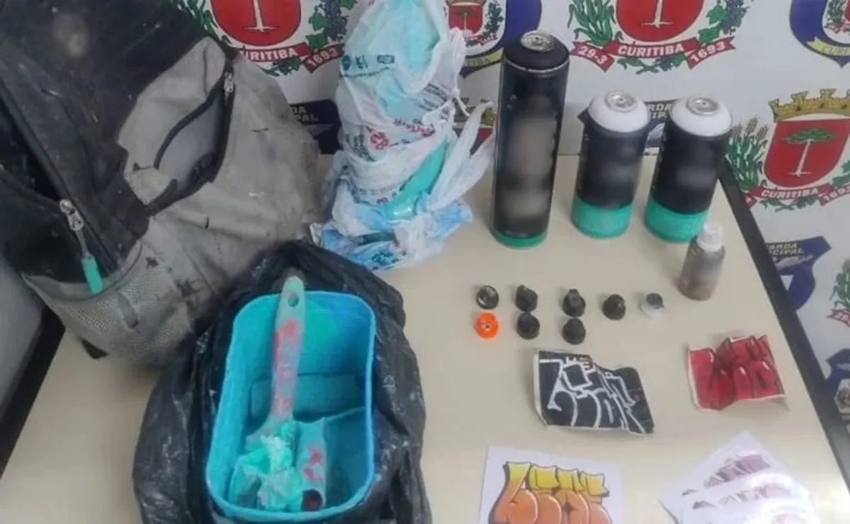materiais usados para pichação em curitiba