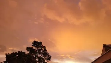 céu laranja em curitiba