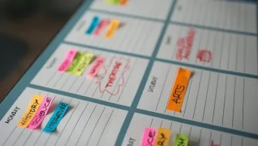 Construir um cronograma de estudos é fundamental na preparação para provas e vestibulares (Imagem: majopez | Shutterstock)