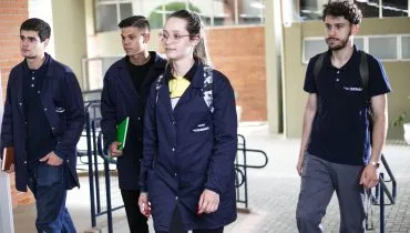 O Curso Técnico em Eletrotécnica prepara profissionais para atuar na automação, manutenção e gestão de sistemas elétricos que impulsionam a Indústria 4.0.