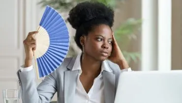 Calor extremo no mundo tem resultado em efeitos preocupantes na saúde mental (Imagem: DimaBerlin | Shutterstock)