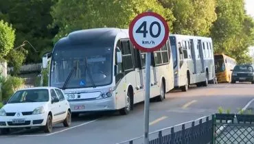 Paralisação de motoristas afeta milhares de passageiros de ônibus em Curitiba