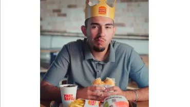 Betinho vira garoto propaganda de uma rede de fastfood.