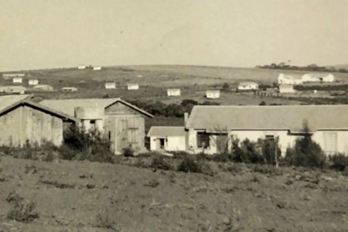 Imagem é uma foto antiga sobre a Imigração Católica Agrícola Coreana