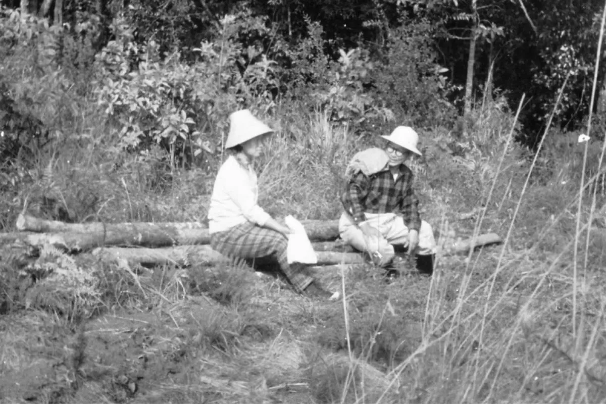 Imagem é uma foto antiga sobre a Imigração Católica Agrícola Coreana