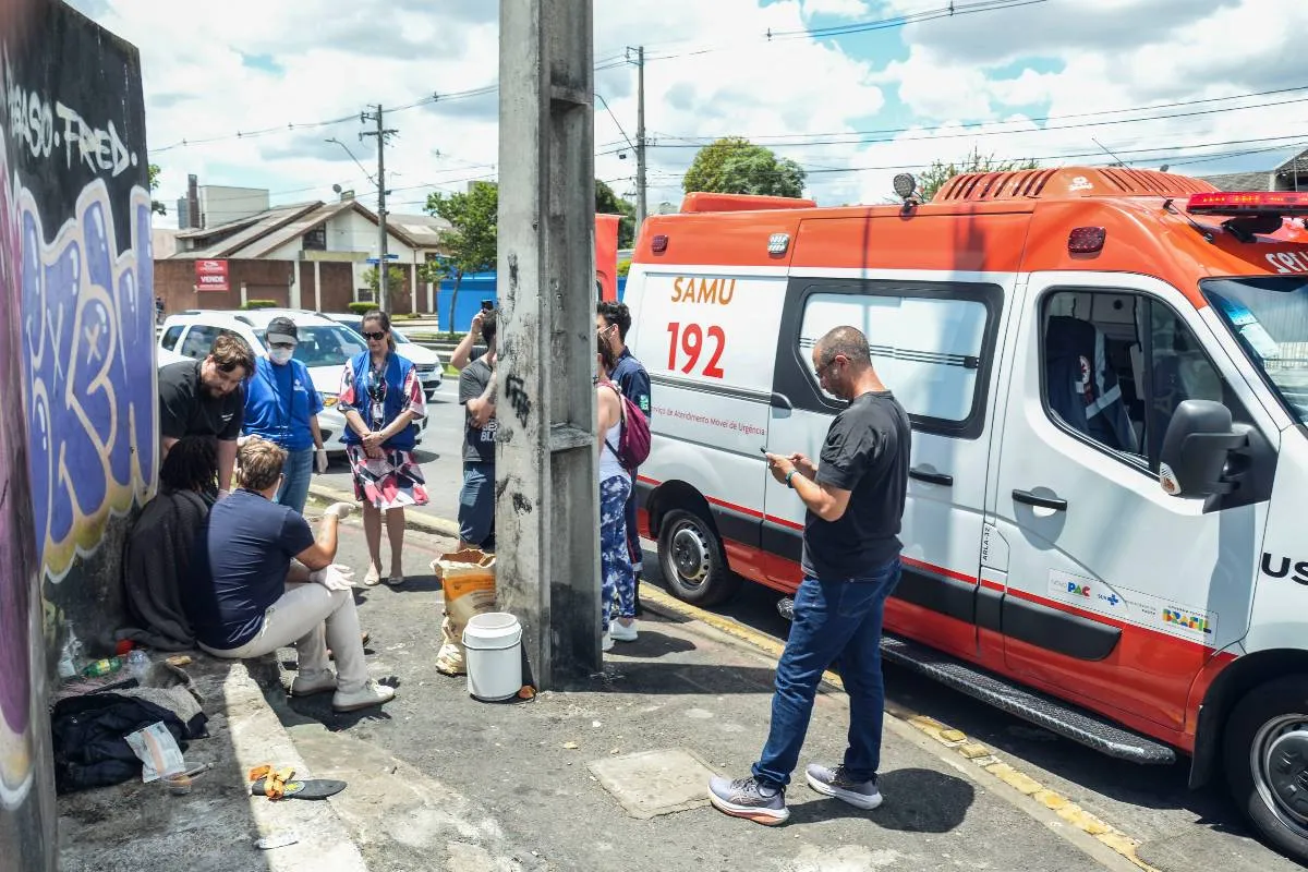 Segundo as equipes de atendimento de Curitiba, a mulher possuía histórico de passagens pela polícia.