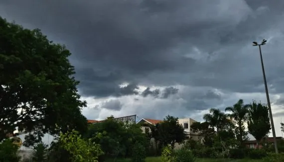 Chuva leve continua em Curitiba: veja a previsão de segunda-feira