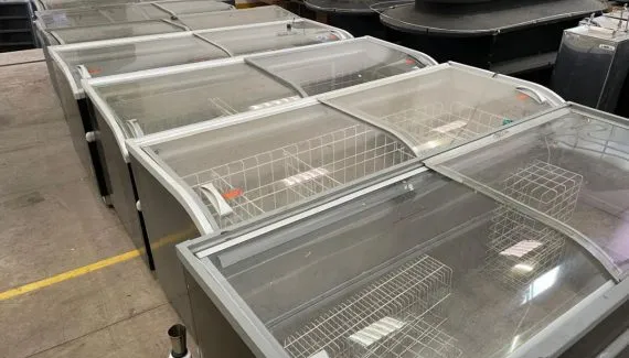 Móveis de supermercado vendido vão a leilão em Curitiba