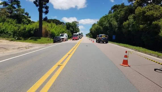 Ciclista morre após acidente grave na BR-116, na Grande Curitiba