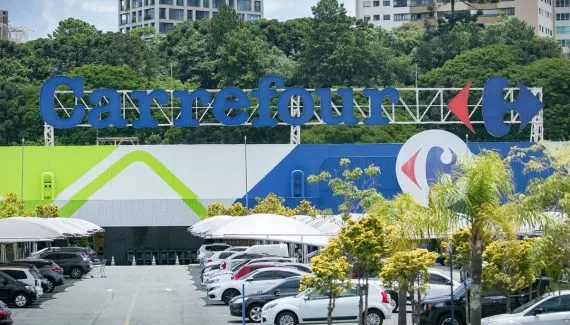 Primeiros lojistas deixam galeria do Carrefour Champagnat e antecipam impasse jurídico: “Um baque enorme”