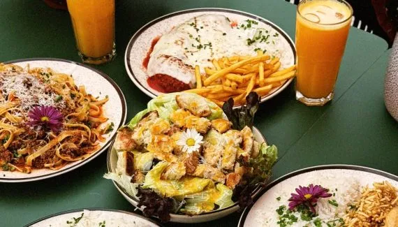 Novo Café Bar inaugura ao lado do MON: do almoço ao happy hour