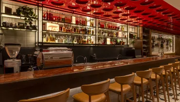 Melhor bartender do Brasil abre bar em Curitiba com aposta em drinks autorais