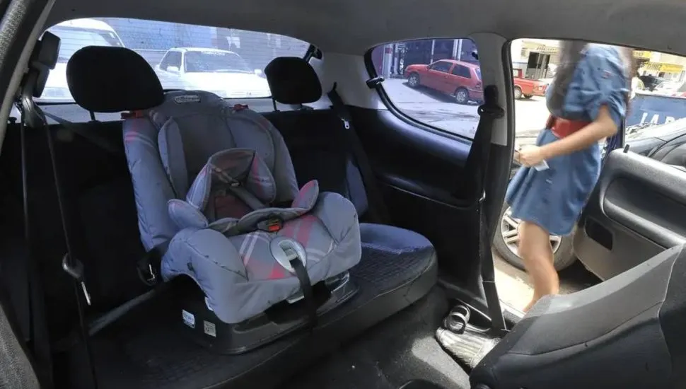 imagem mostra um bebe conforto