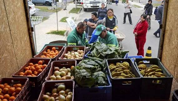 Curitiba oferece serviços itinerantes em diversos pontos da cidade hoje