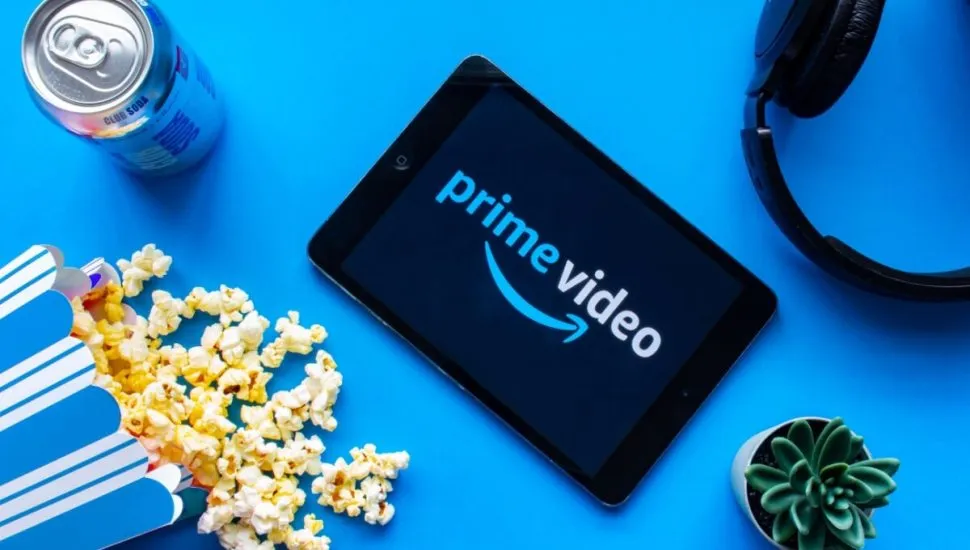 O Prime Video aposta em histórias intensas e gêneros variados para marcar sua programação de fevereiro de 2026 (Imagem: Habanero Pixel | Shutterstock)