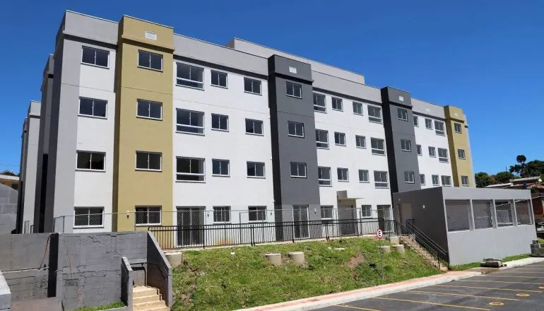 Falta de acessibilidade gera sucessão de atrasos em condomínio recém-entregue em Curitiba