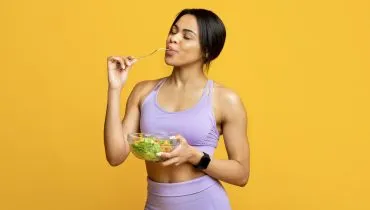 Substituições simples podem evitar o acúmulo de gordura no abdômen (Imagem: Prostock-studio | Shutterstock)