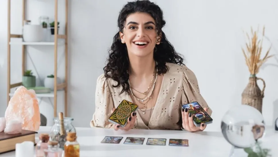 Fevereiro será um mês em que um impulso interior levará muitas pessoas a buscar evolução, conhecimento e aperfeiçoamento (Imagem: LightField Studios | Shutterstock)