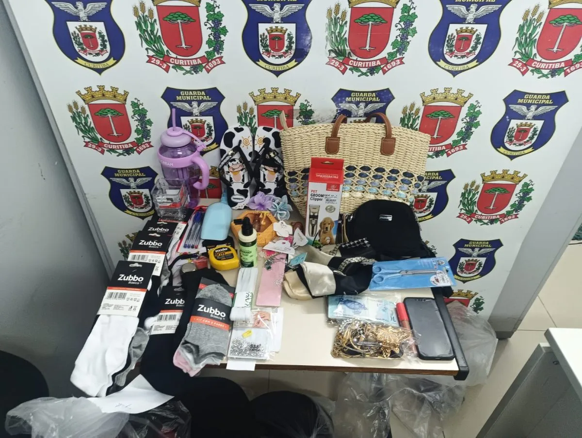 produtos que foram furtados em lojas no centro de Curitiba