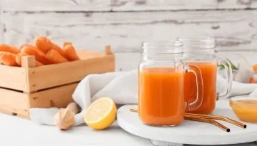 Suco de cenoura com limão (Imagem: Pixel-Shot | Shutterstock)