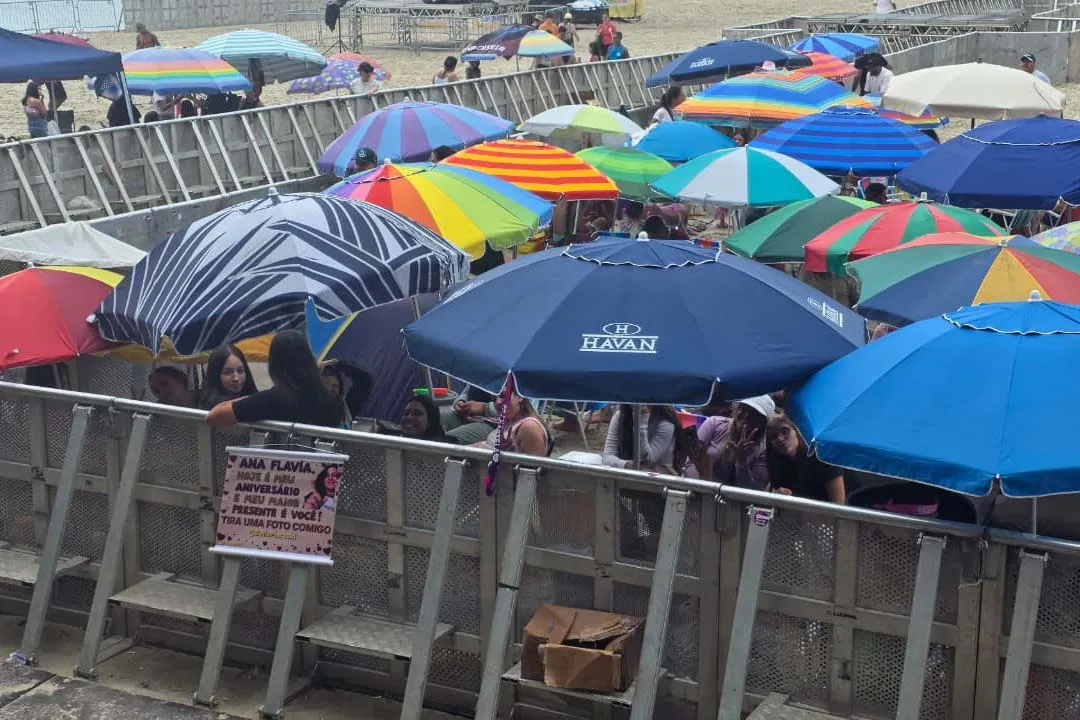 Público madruga e garante lugar para show de Ana Castela no Litoral