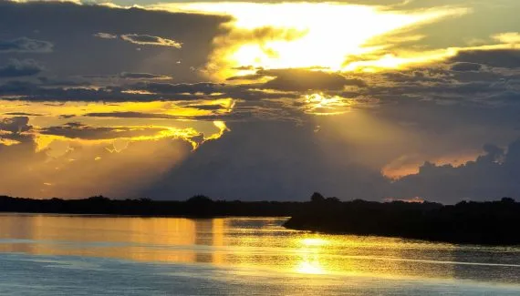 Calor segue firme com chuvas de verão: como vai ser fevereiro no Paraná